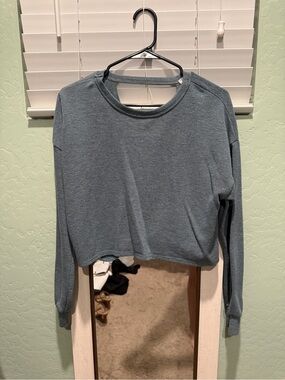 Blue Blush Cropped Long-Sleeve Sweatshirt in Heather Slate Blue